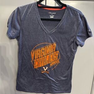 University of Virginia V neck tshirt Lg